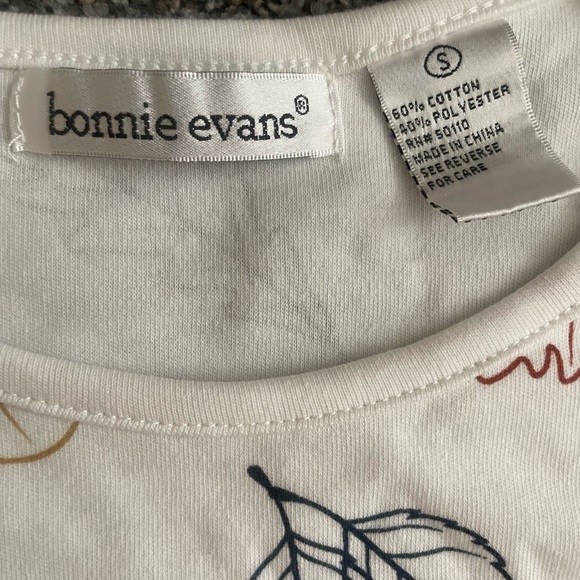 Bonnie Evans leaf top-small - Picture 2 of 2